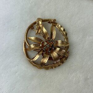 Vintage Flower Brooch pin Gold Tone Leaf wreat Spudnik Crystal Rhinostone